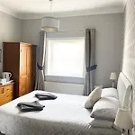Friars Rest 3*