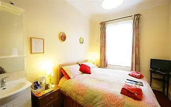Friars Rest 3*